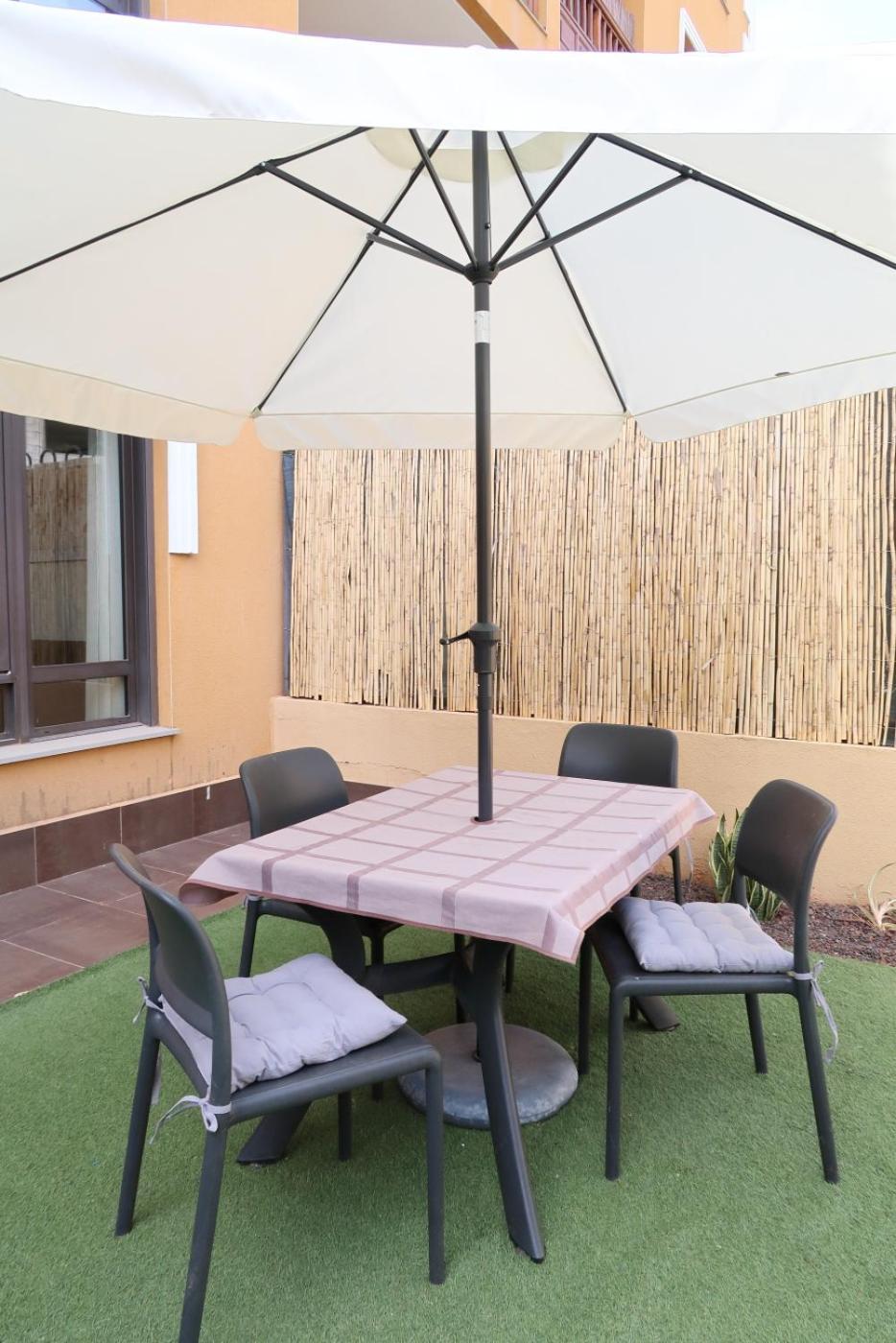 Spacious Apartment With Large Private Garden In Palm Mar Exteriör bild
