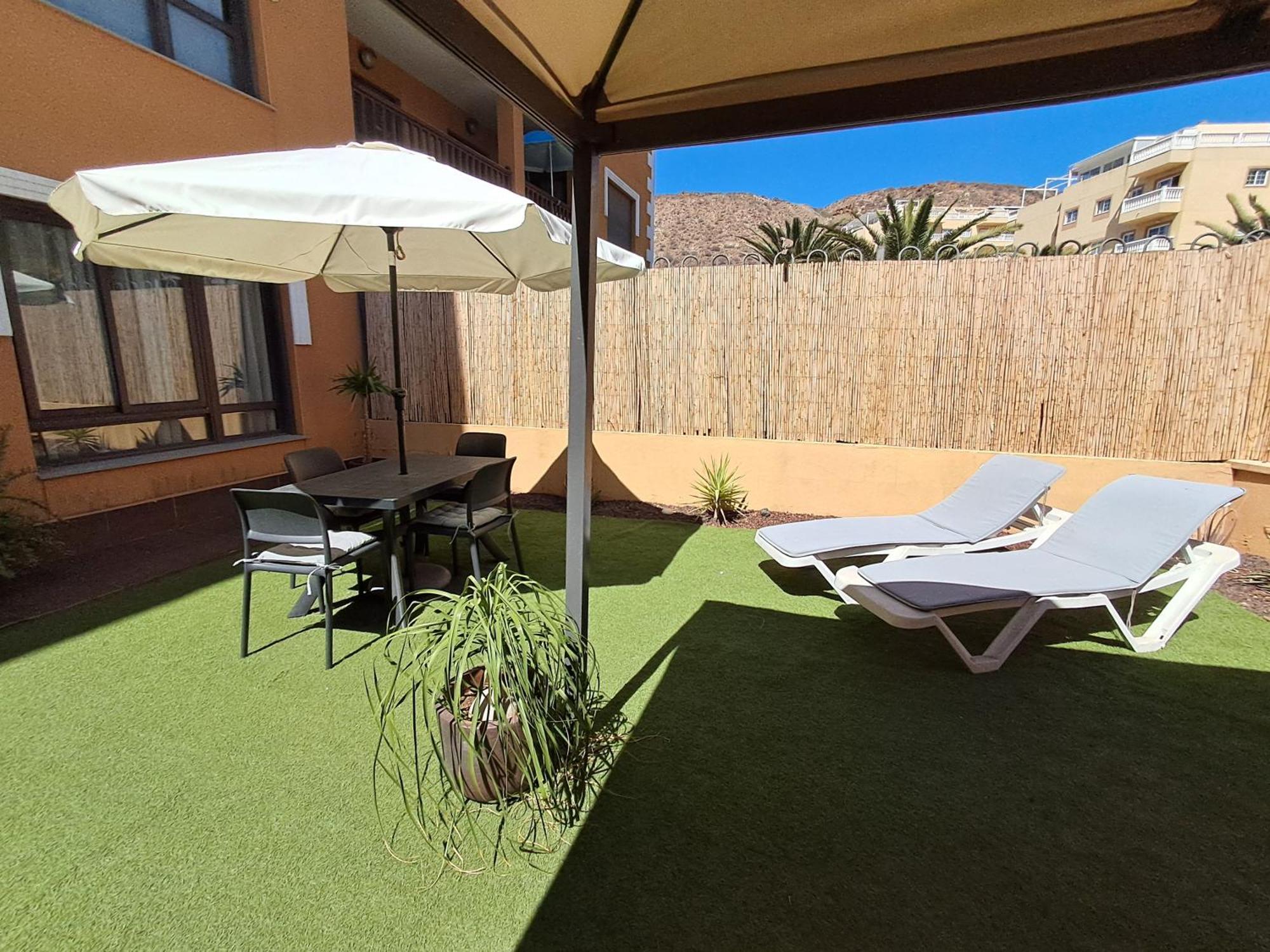 Spacious Apartment With Large Private Garden In Palm Mar Exteriör bild